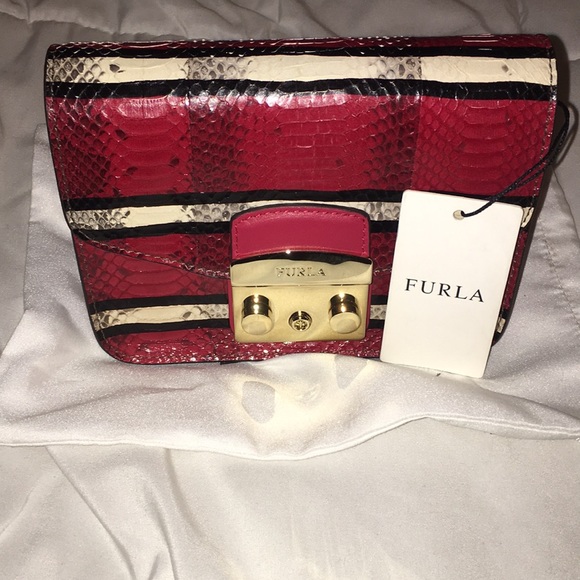 Metropolis - Picture 1 of 2